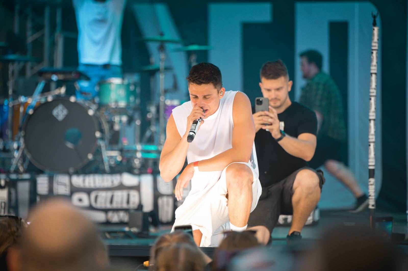 Ewa Farna a Sebastian hráli pro kulturu, třebíčské publikum neodradil ani déšť