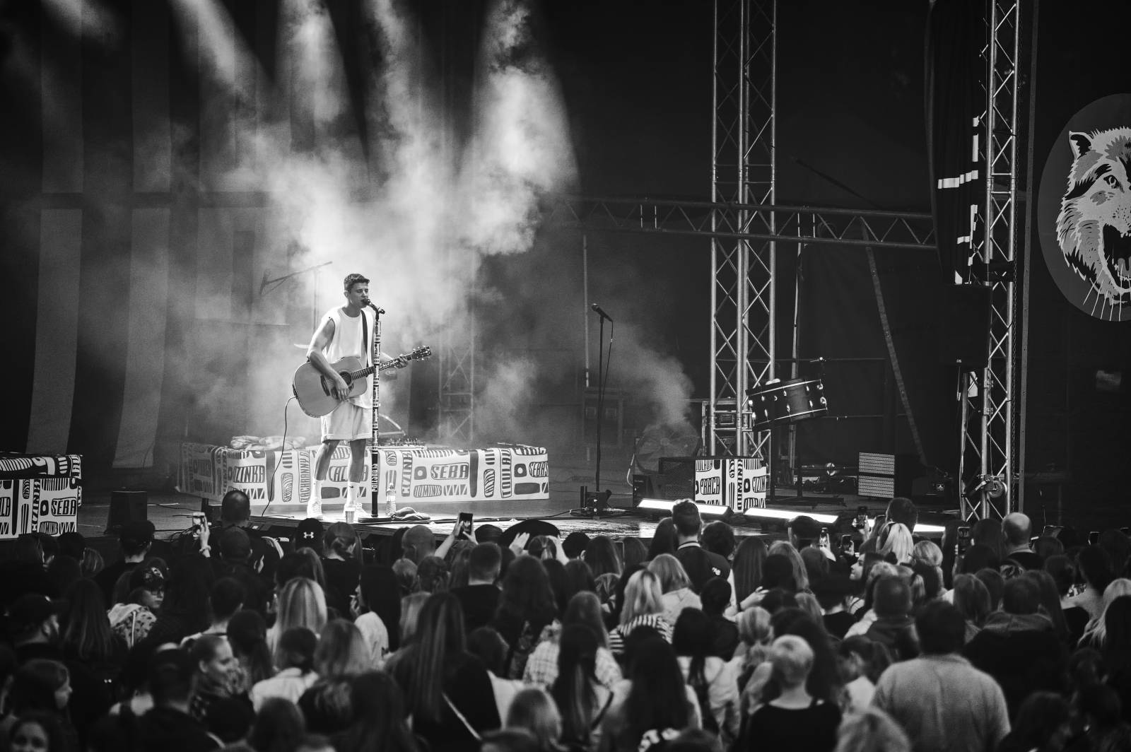 Ewa Farna a Sebastian hráli pro kulturu, třebíčské publikum neodradil ani déšť