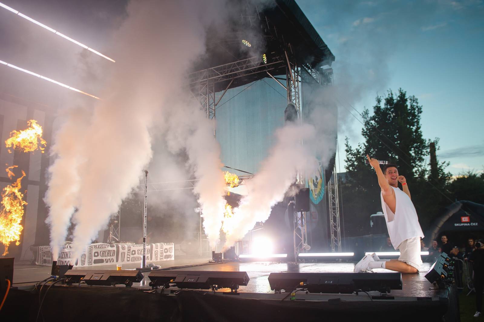 Ewa Farna a Sebastian hráli pro kulturu, třebíčské publikum neodradil ani déšť