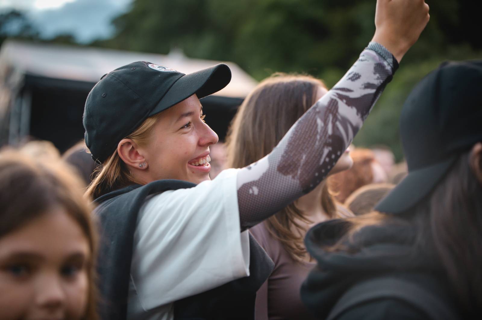 Ewa Farna a Sebastian hráli pro kulturu, třebíčské publikum neodradil ani déšť