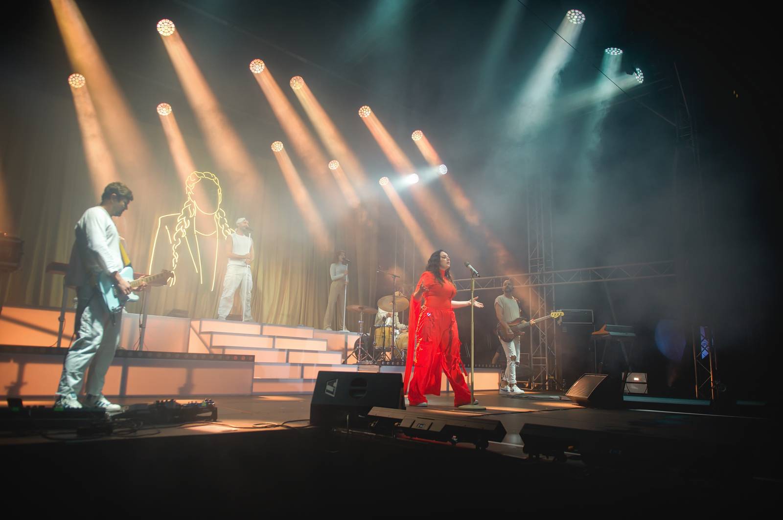 Ewa Farna a Sebastian hráli pro kulturu, třebíčské publikum neodradil ani déšť