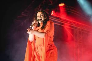 Ewa Farna a Sebastian hráli pro kulturu, třebíčské publikum neodradil ani déšť