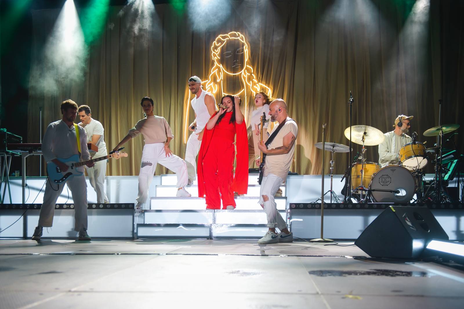 Ewa Farna a Sebastian hráli pro kulturu, třebíčské publikum neodradil ani déšť