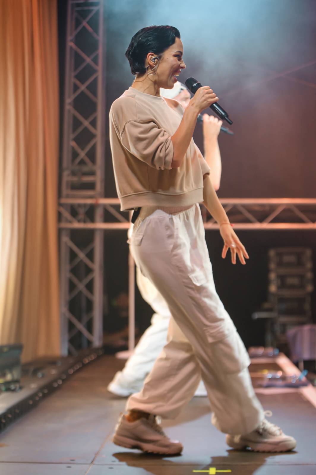 Ewa Farna a Sebastian hráli pro kulturu, třebíčské publikum neodradil ani déšť