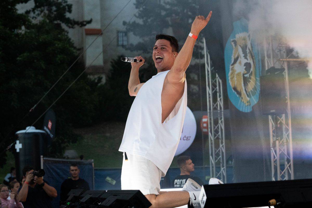 Energický Sebastian i roztančená Ewa Farna. V Třebíči se hrálo pro kulturu