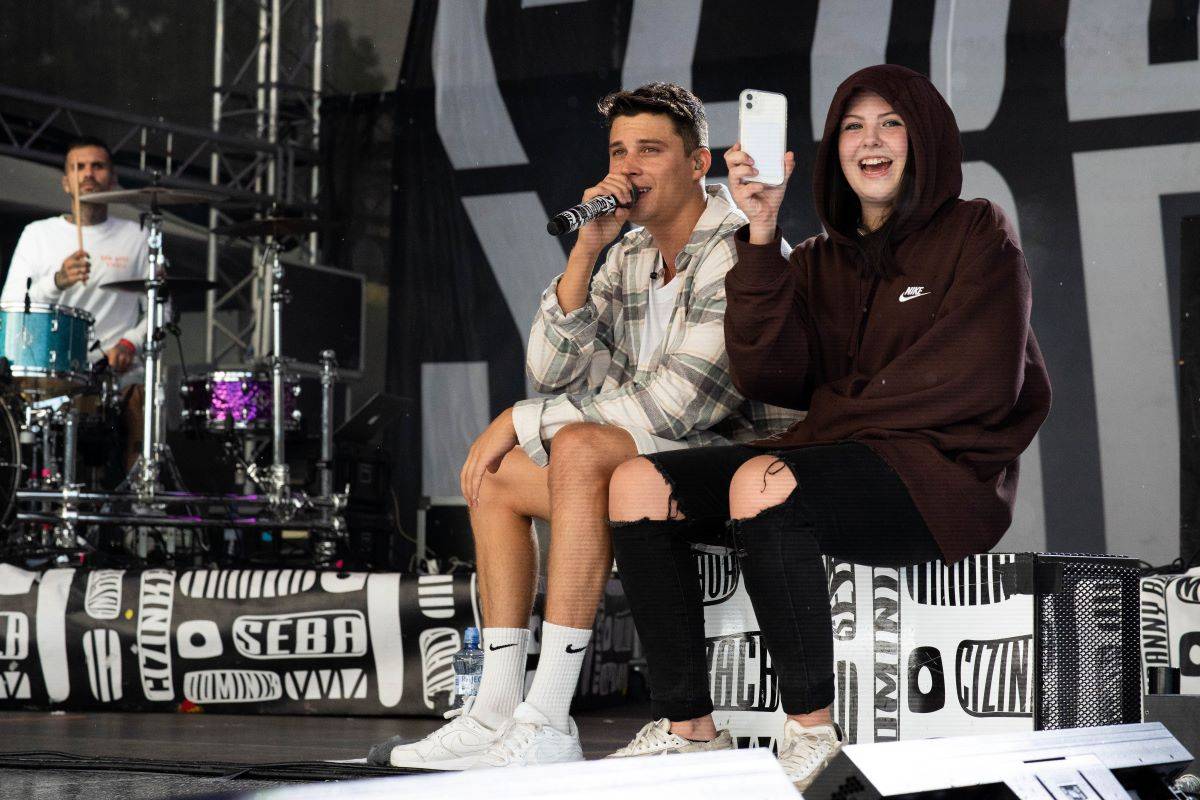 Energický Sebastian i roztančená Ewa Farna. V Třebíči se hrálo pro kulturu