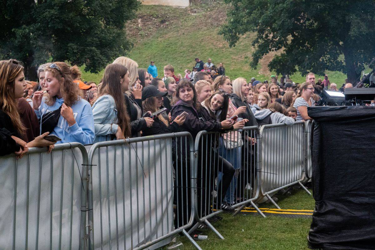Energický Sebastian i roztančená Ewa Farna. V Třebíči se hrálo pro kulturu
