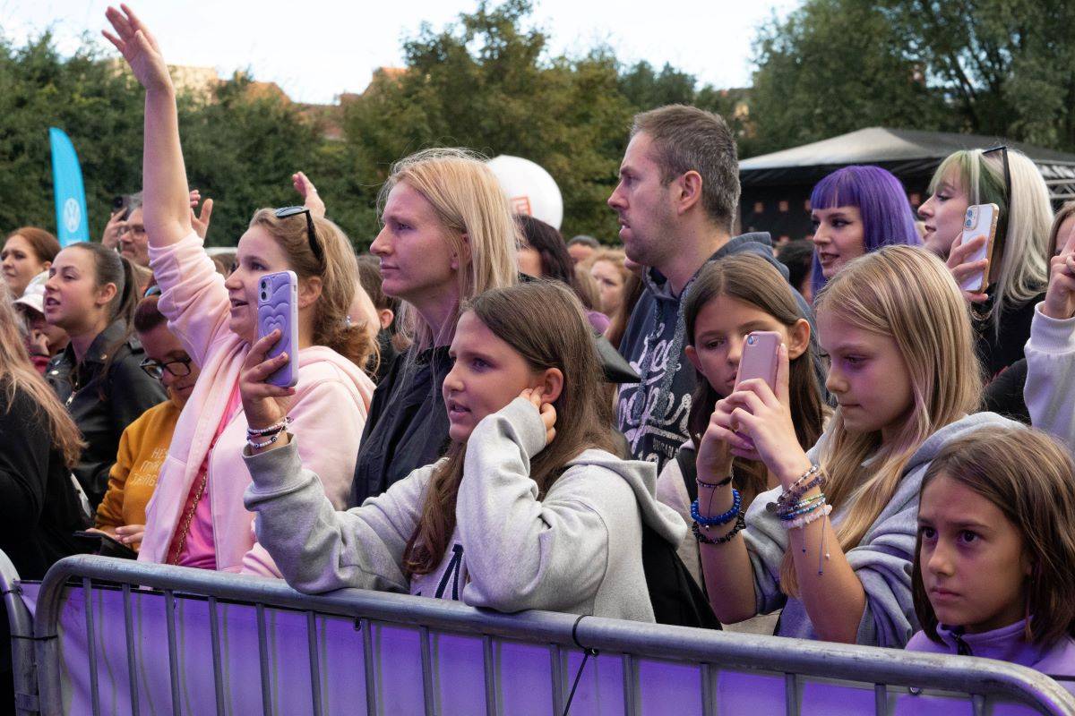 Energický Sebastian i roztančená Ewa Farna. V Třebíči se hrálo pro kulturu