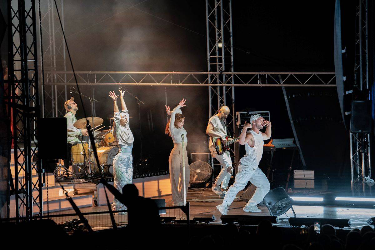 Energický Sebastian i roztančená Ewa Farna. V Třebíči se hrálo pro kulturu