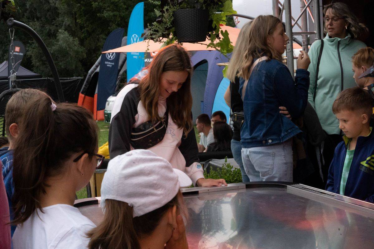 Energický Sebastian i roztančená Ewa Farna. V Třebíči se hrálo pro kulturu