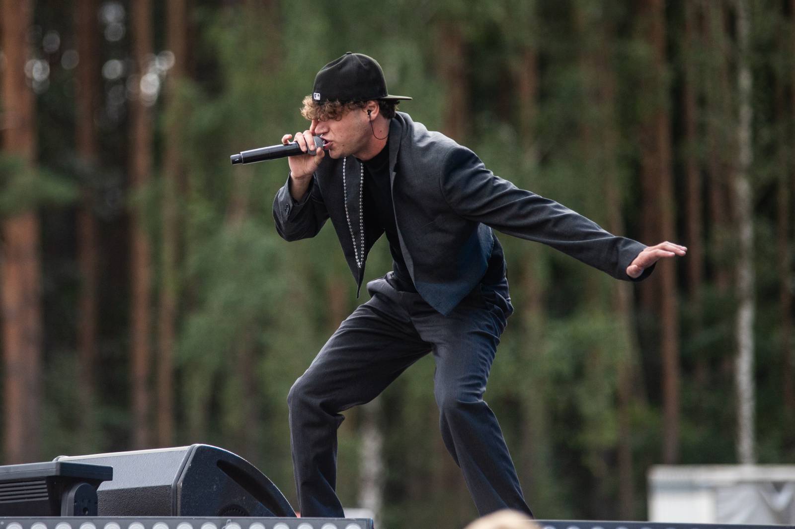 První den na Bezdězu se neobešel bez deště. Hrady CZ přivezli Kryštof, Majka Spirita i divokou Gaiu Mesiah