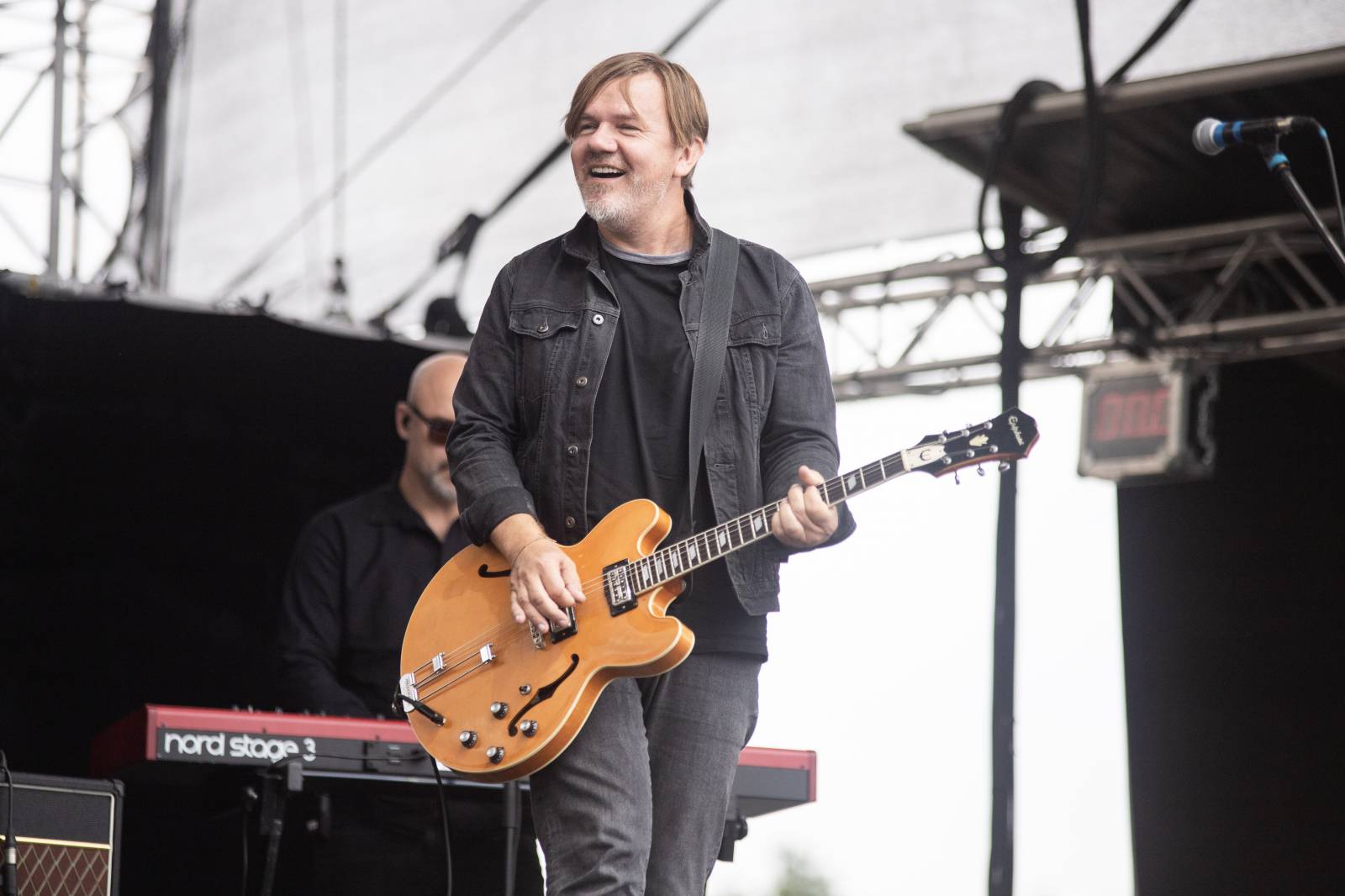 První den na Bezdězu se neobešel bez deště. Hrady CZ přivezli Kryštof, Majka Spirita i divokou Gaiu Mesiah