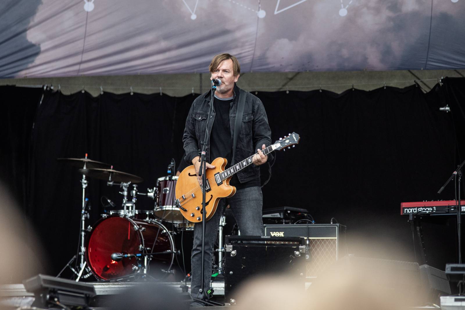 První den na Bezdězu se neobešel bez deště. Hrady CZ přivezli Kryštof, Majka Spirita i divokou Gaiu Mesiah