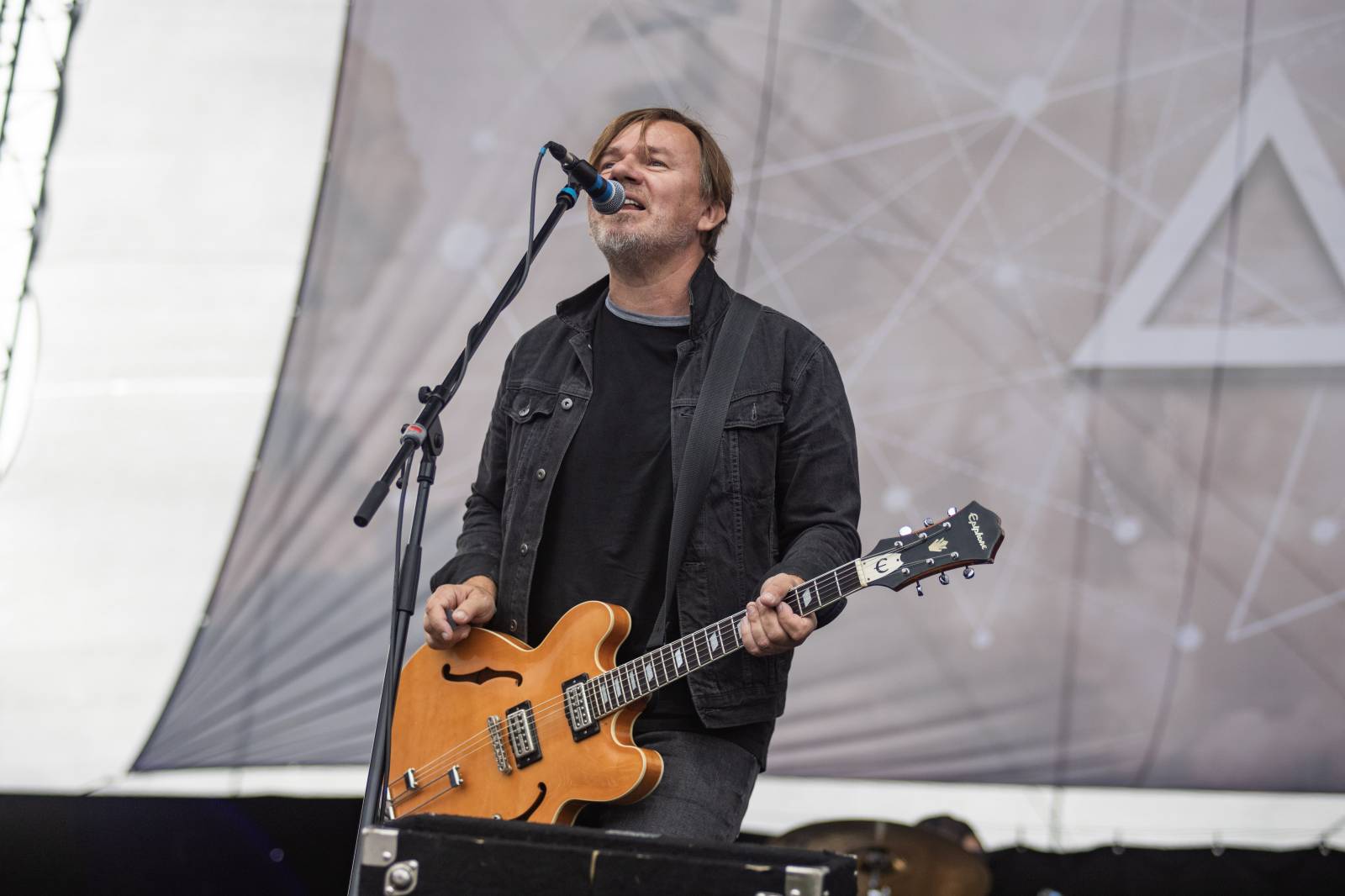 První den na Bezdězu se neobešel bez deště. Hrady CZ přivezli Kryštof, Majka Spirita i divokou Gaiu Mesiah