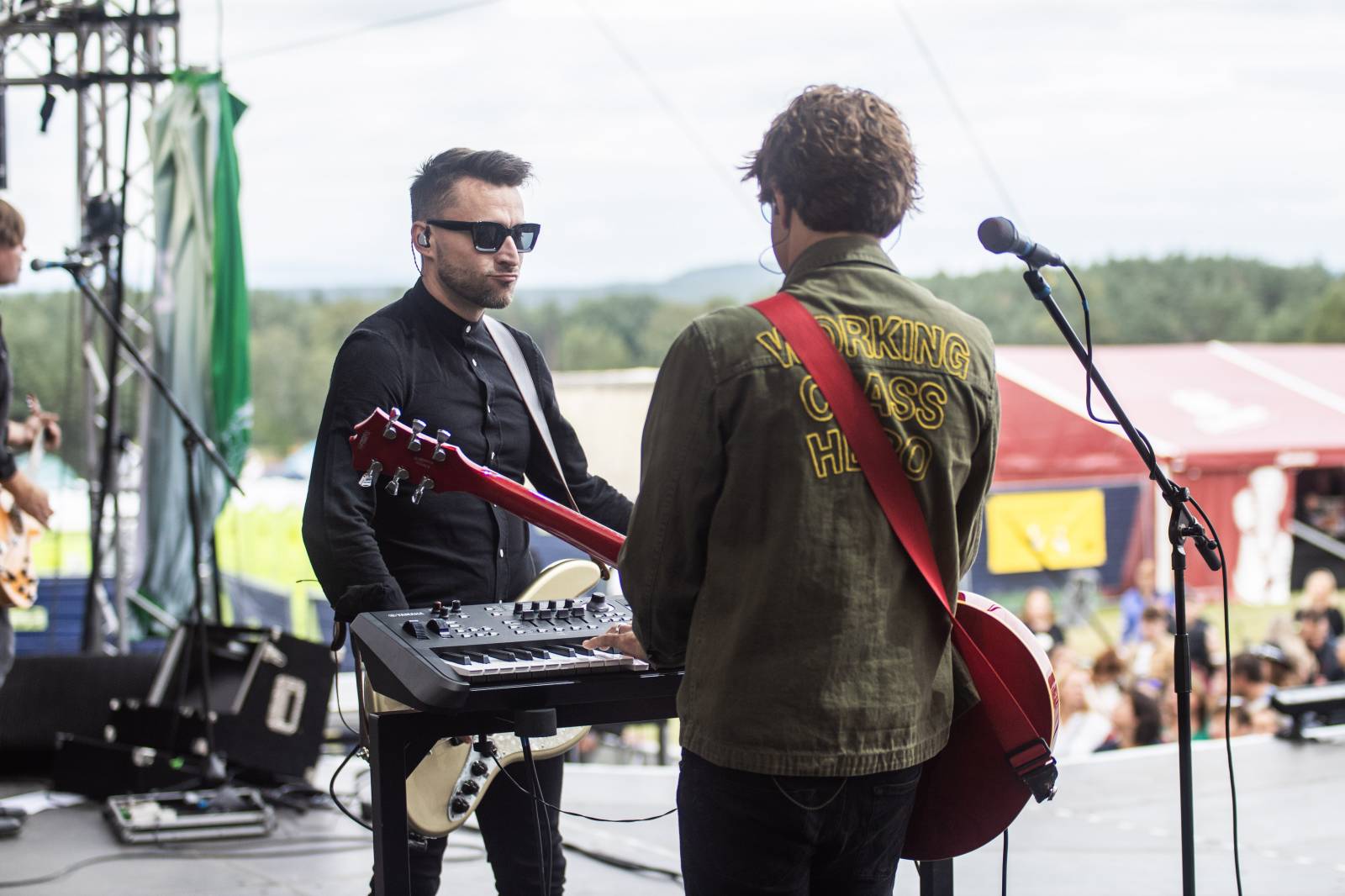 První den na Bezdězu se neobešel bez deště. Hrady CZ přivezli Kryštof, Majka Spirita i divokou Gaiu Mesiah