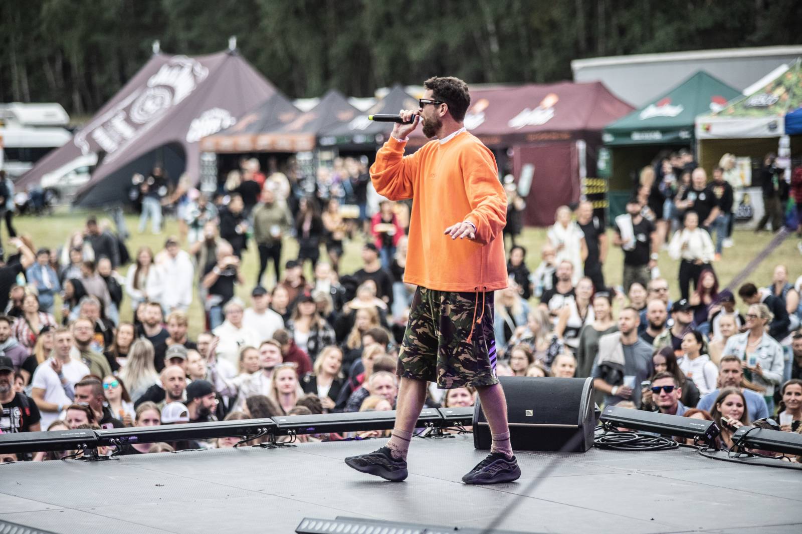 První den na Bezdězu se neobešel bez deště. Hrady CZ přivezli Kryštof, Majka Spirita i divokou Gaiu Mesiah