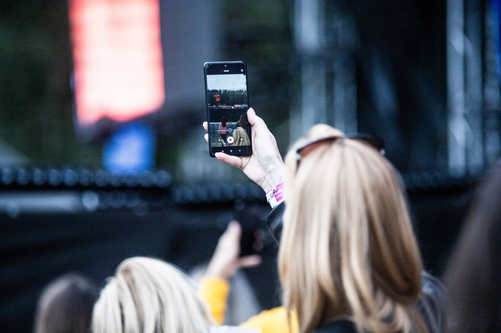 První den na Bezdězu se neobešel bez deště. Hrady CZ přivezli Kryštof, Majka Spirita i divokou Gaiu Mesiah