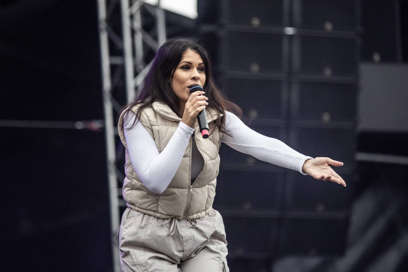 První den na Bezdězu se neobešel bez deště. Hrady CZ přivezli Kryštof, Majka Spirita i divokou Gaiu Mesiah