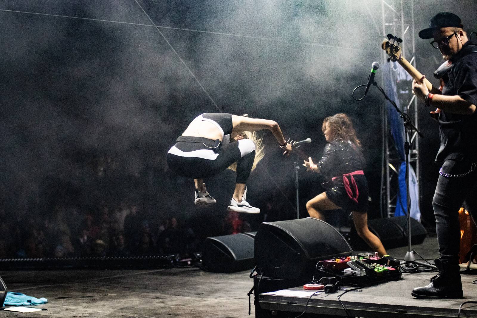 První den na Bezdězu se neobešel bez deště. Hrady CZ přivezli Kryštof, Majka Spirita i divokou Gaiu Mesiah