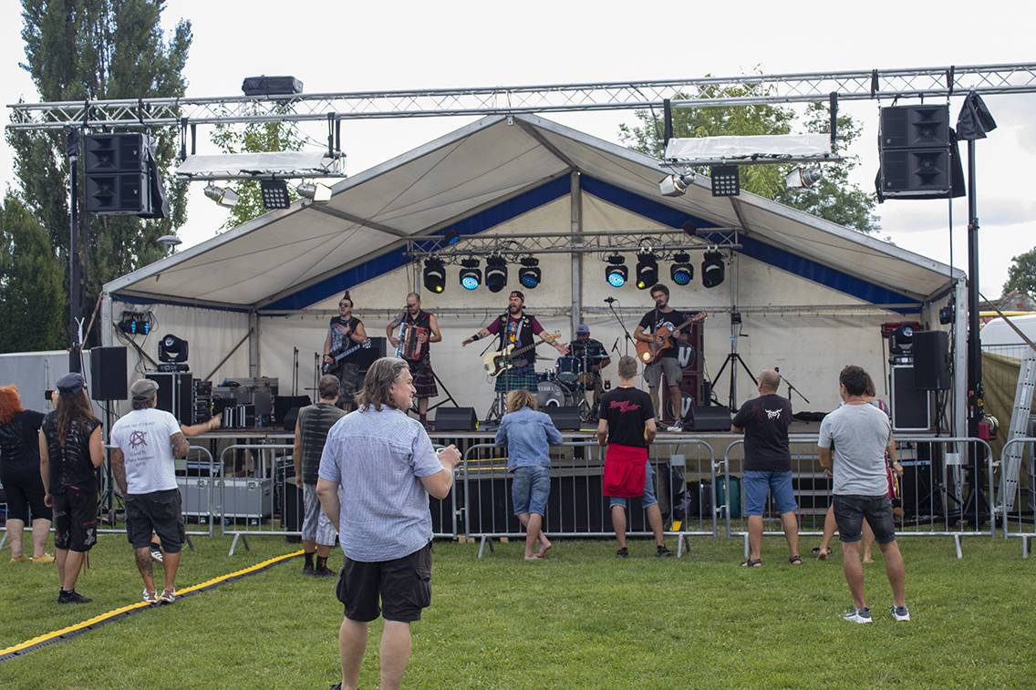 Visací zámek udělal z Vodňan punkové království, hráli i Narttu či Abraxas