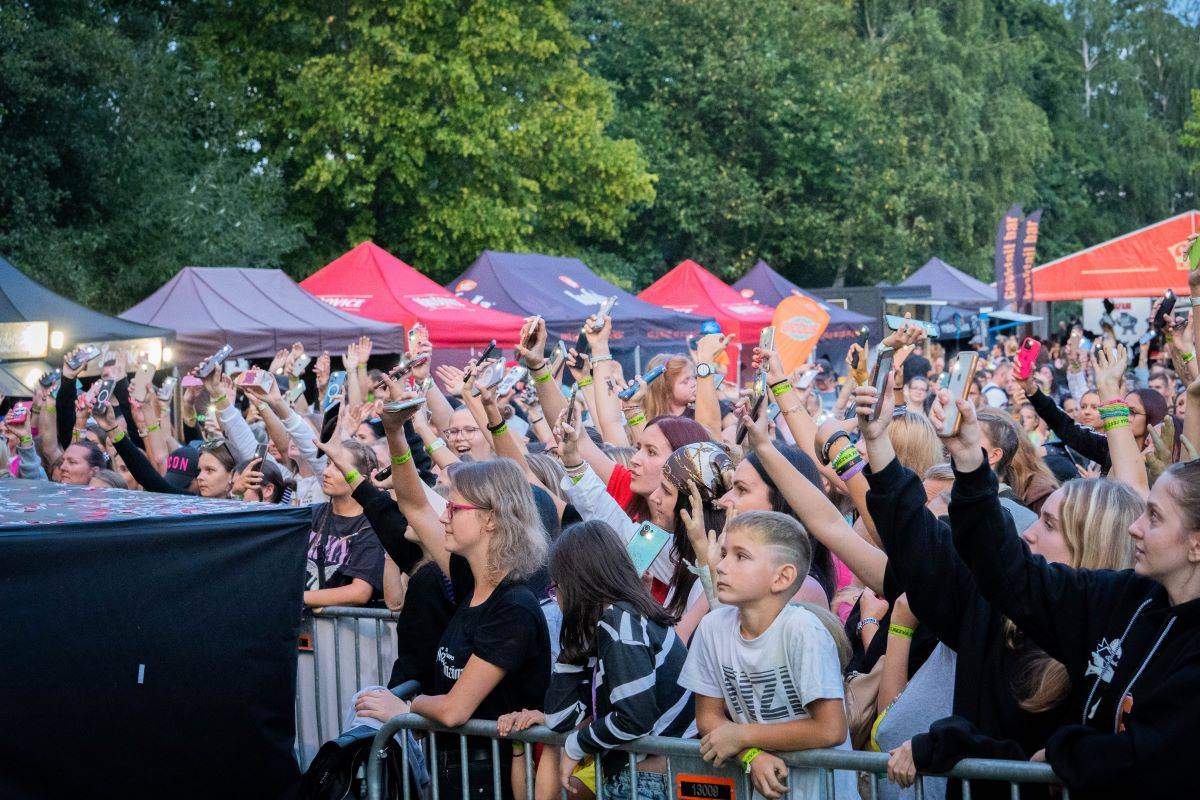 Na Bena Cristovao létali v Ostravě na Bezva Festu plyšáci, Sebastian rozplakal fanynky