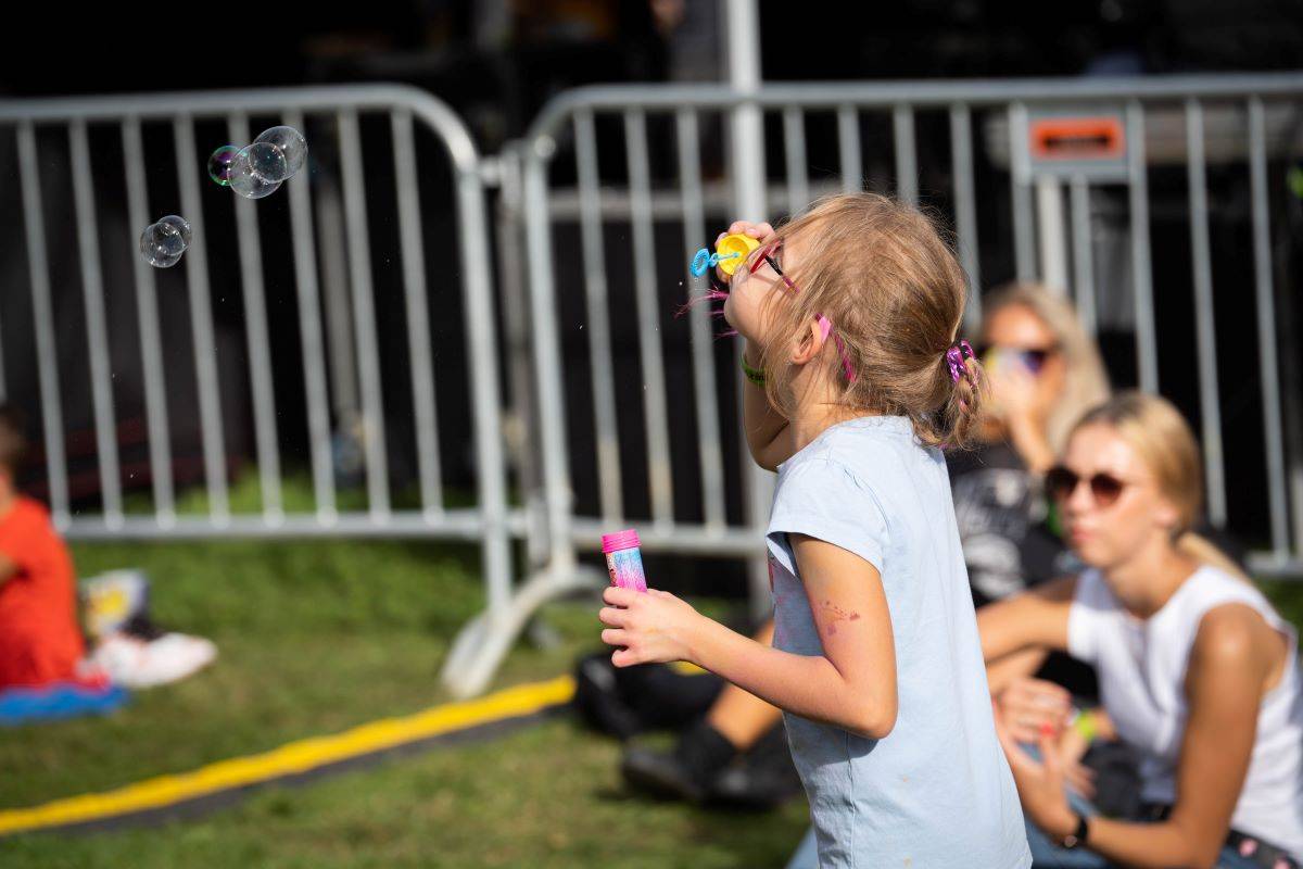 Na Bena Cristovao létali v Ostravě na Bezva Festu plyšáci, Sebastian rozplakal fanynky