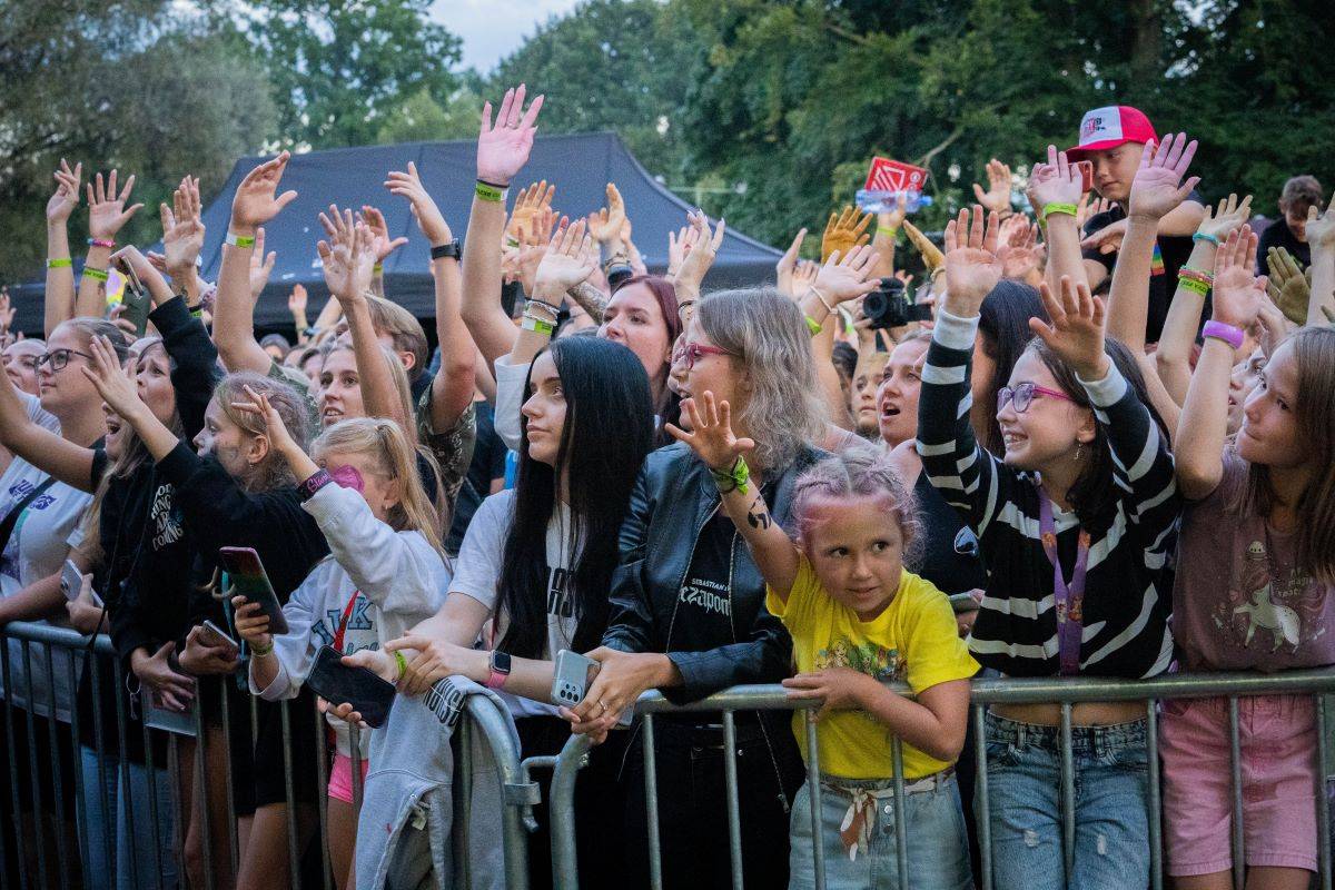 Na Bena Cristovao létali v Ostravě na Bezva Festu plyšáci, Sebastian rozplakal fanynky