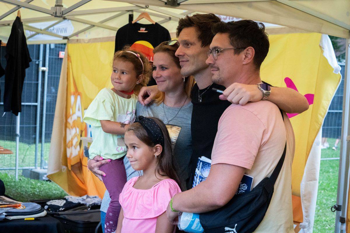 Na Bena Cristovao létali v Ostravě na Bezva Festu plyšáci, Sebastian rozplakal fanynky