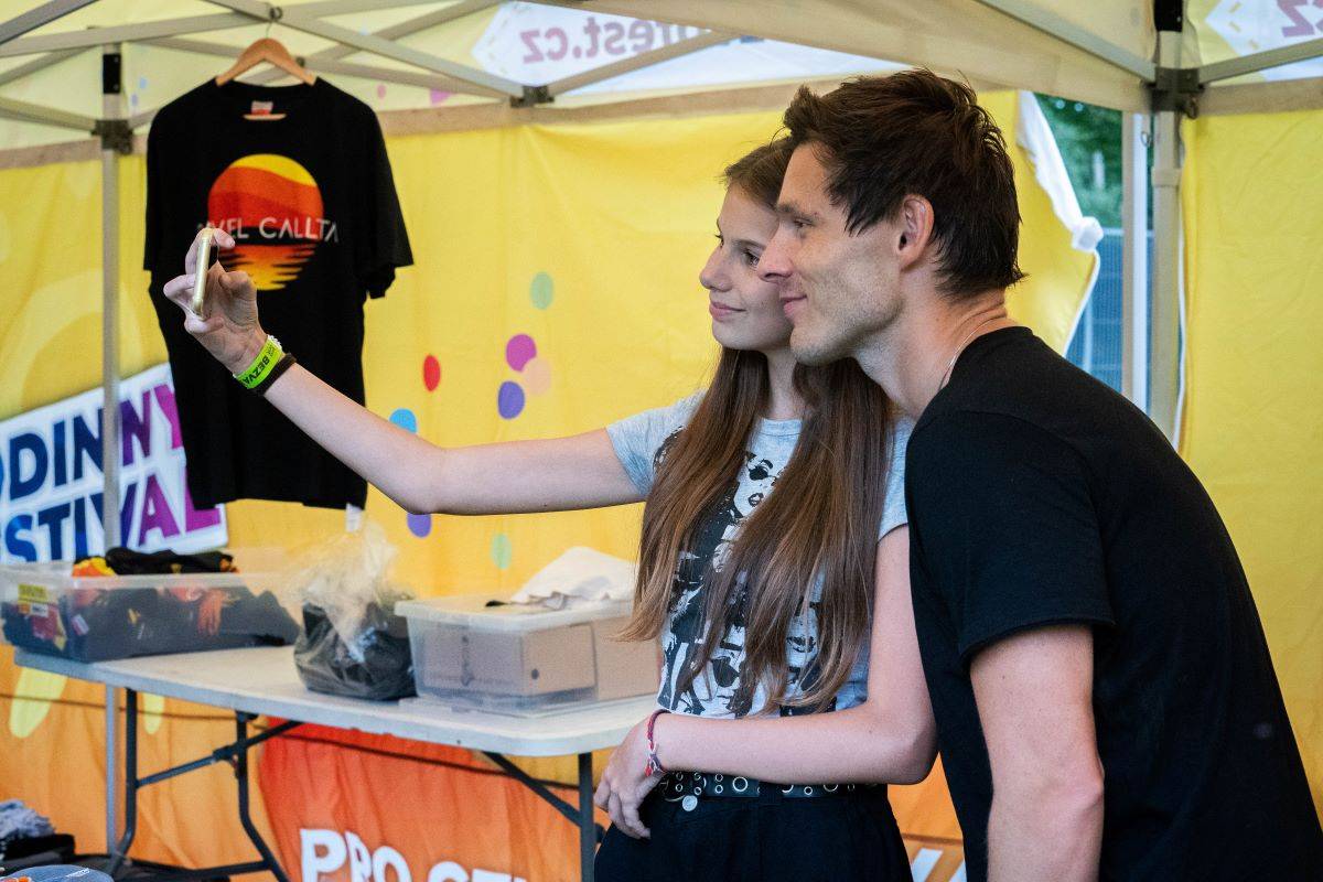 Na Bena Cristovao létali v Ostravě na Bezva Festu plyšáci, Sebastian rozplakal fanynky