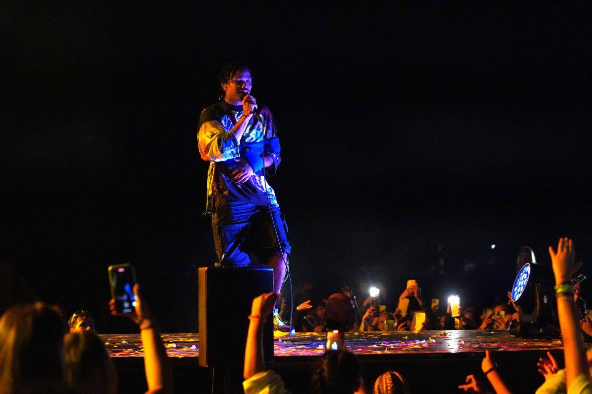 Na Bena Cristovao létali v Ostravě na Bezva Festu plyšáci, Sebastian rozplakal fanynky