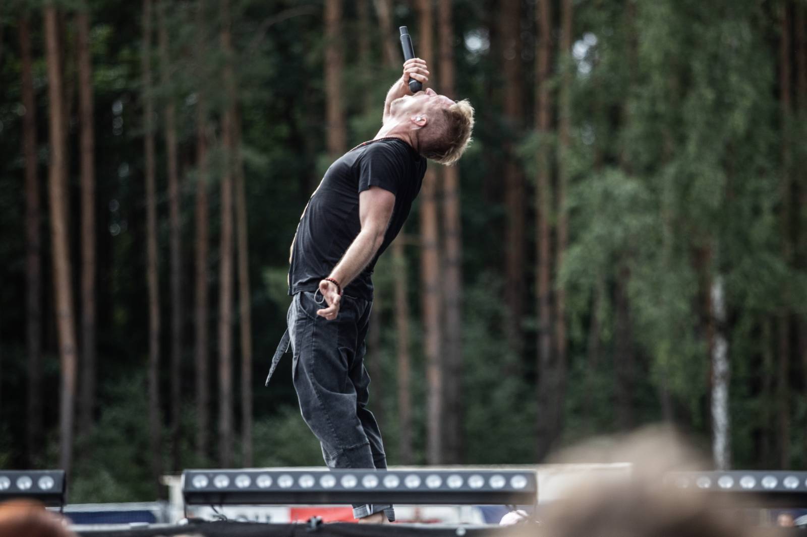 Druhý den na Bezdězu byl plný pozitivní energie a emocí. Nechyběli Cocotte Minute, Tomáš Klus nebo Dymytry