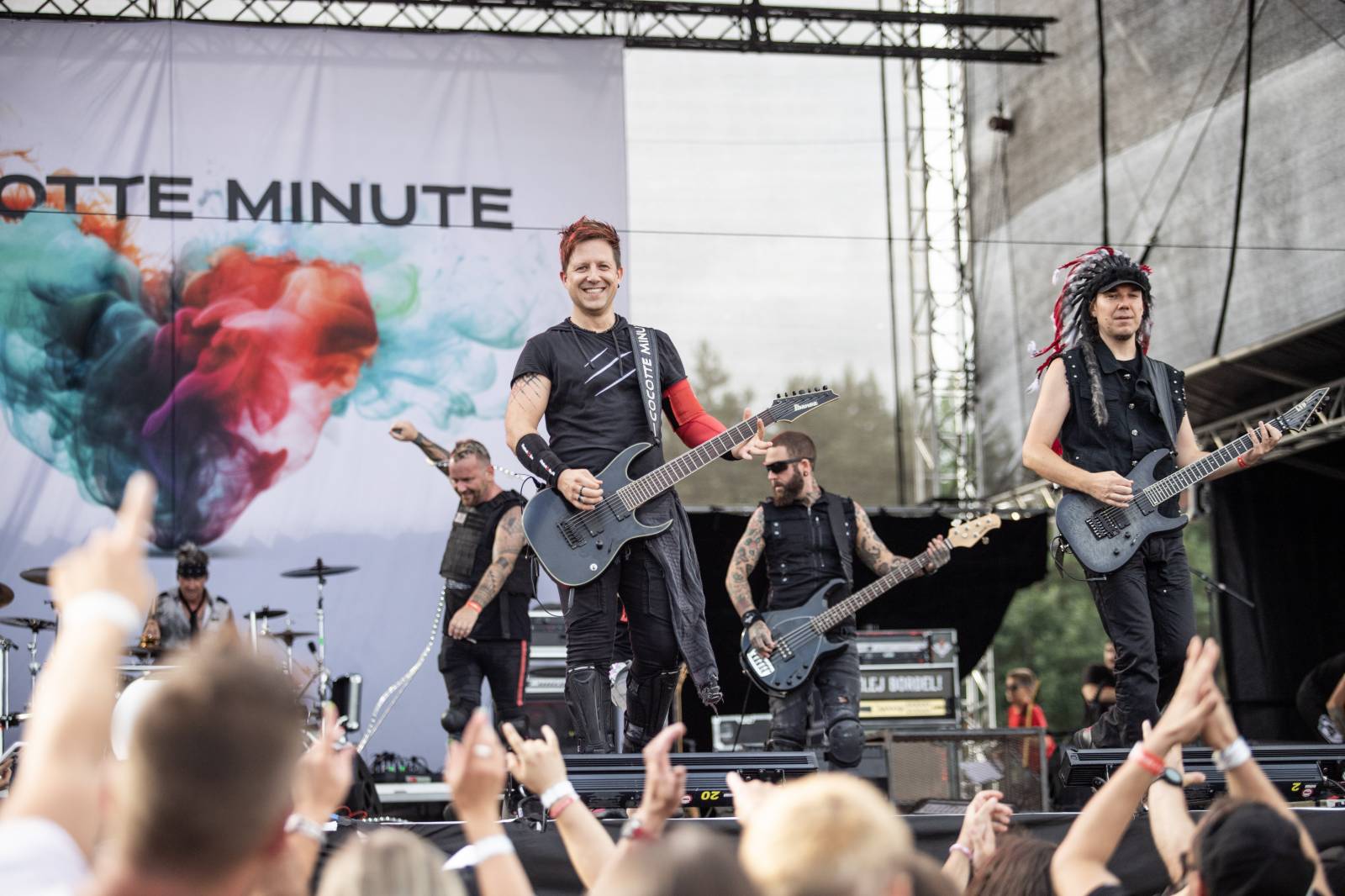 Druhý den na Bezdězu byl plný pozitivní energie a emocí. Nechyběli Cocotte Minute, Tomáš Klus nebo Dymytry