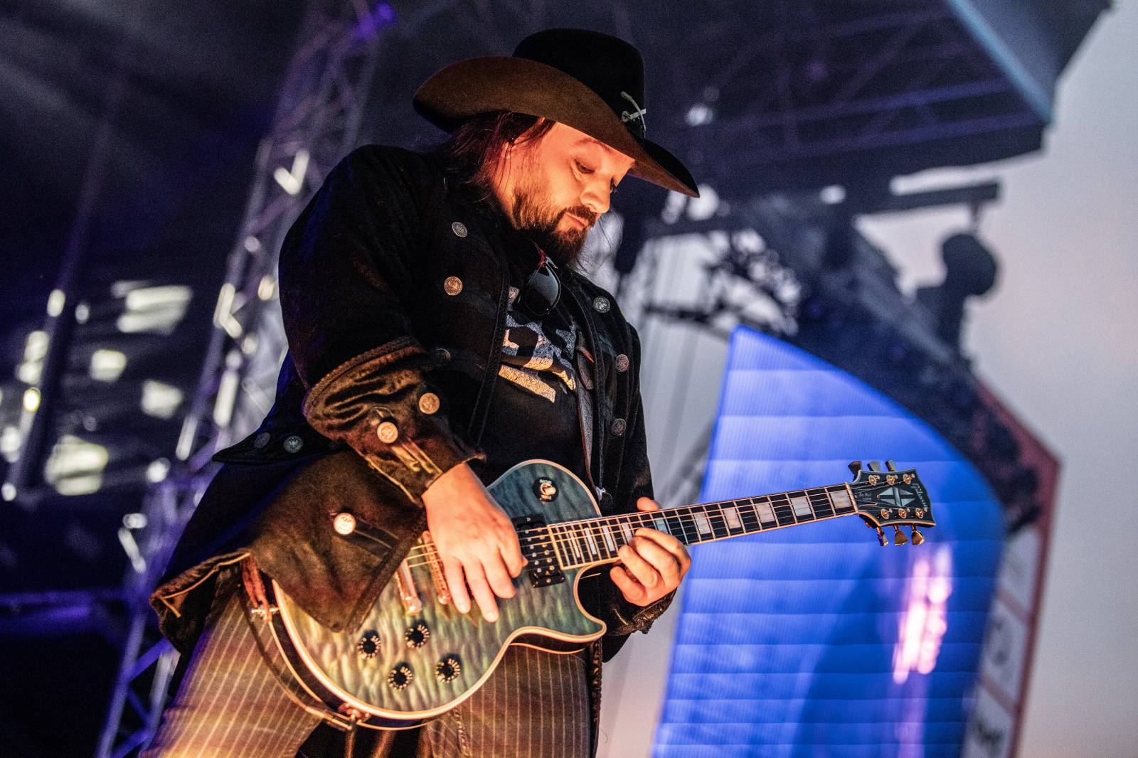 Druhý den na Bezdězu byl plný pozitivní energie a emocí. Nechyběli Cocotte Minute, Tomáš Klus nebo Dymytry