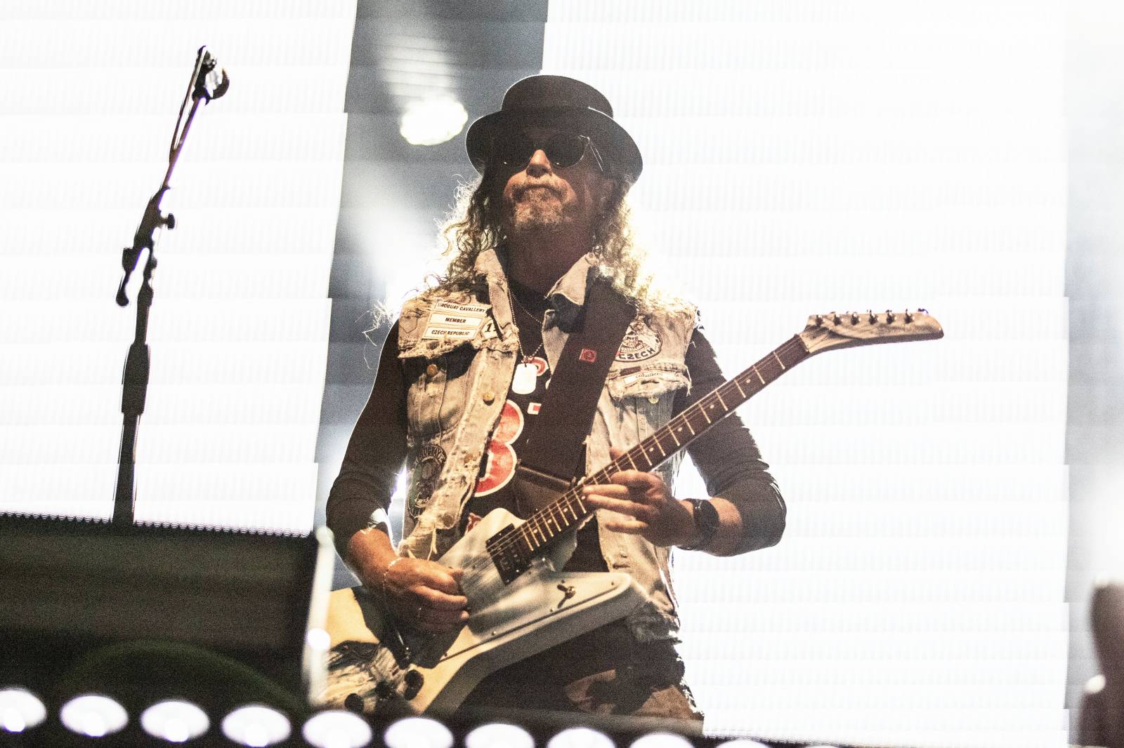 Druhý den na Bezdězu byl plný pozitivní energie a emocí. Nechyběli Cocotte Minute, Tomáš Klus nebo Dymytry