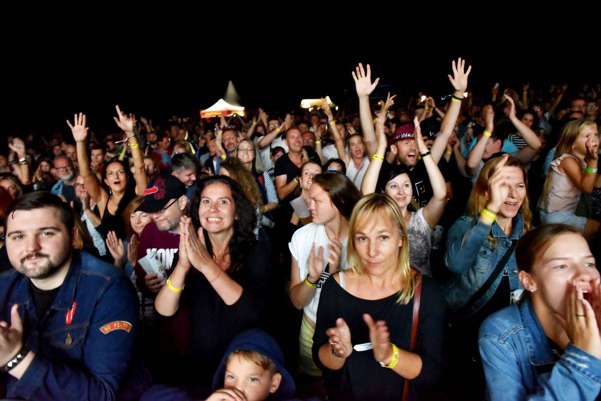 Pivovar Hostivar slaví deset let, gratulovali mu Mňága a Žďorp, Vítkovo kvarteto, Hudba Praha i Garage a Tony Ducháček