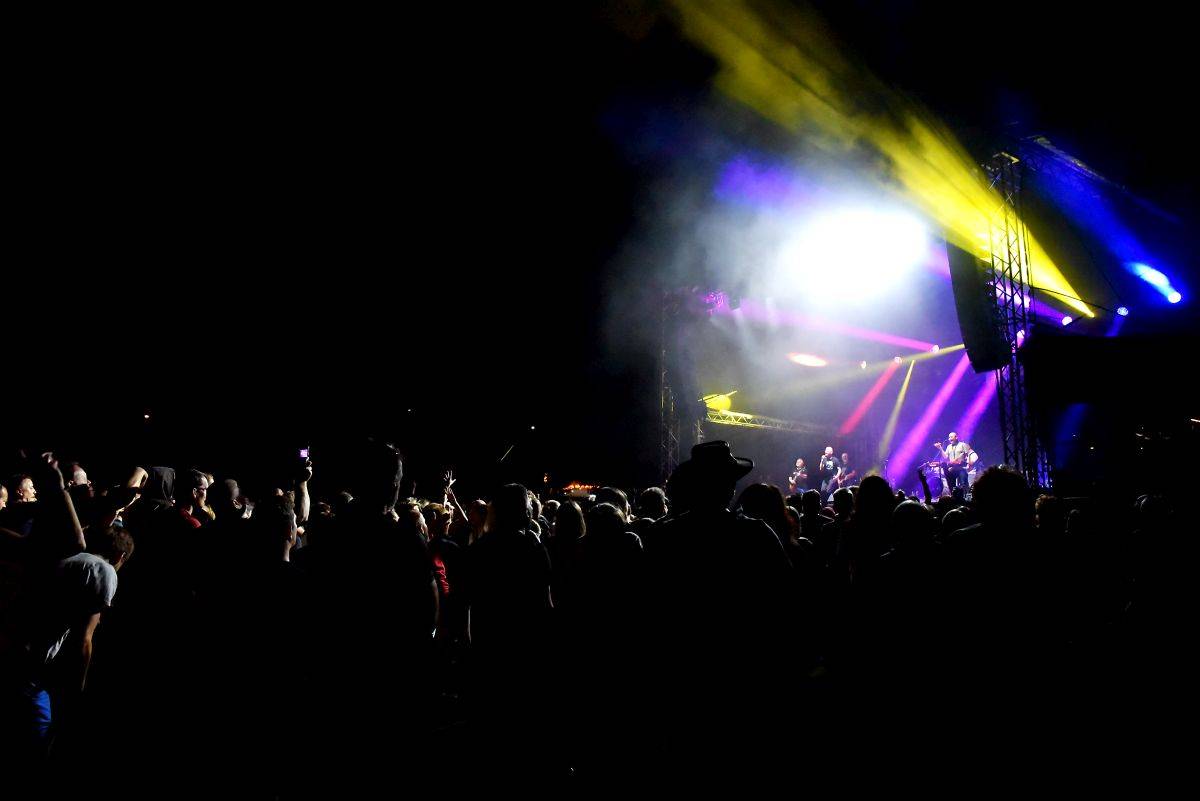 Pivovar Hostivar slaví deset let, gratulovali mu Mňága a Žďorp, Vítkovo kvarteto, Hudba Praha i Garage a Tony Ducháček