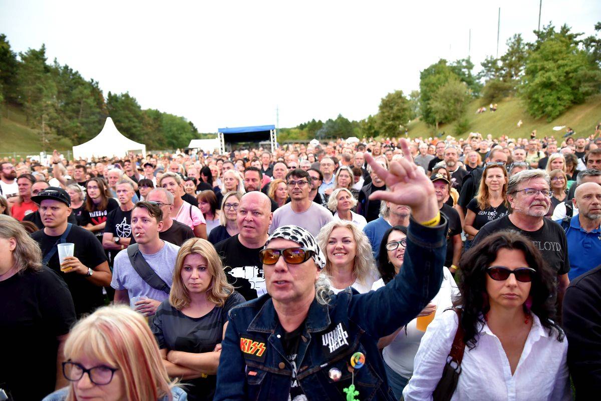 Pivovar Hostivar slaví deset let, gratulovali mu Mňága a Žďorp, Vítkovo kvarteto, Hudba Praha i Garage a Tony Ducháček