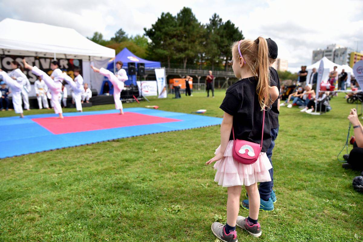 Pivovar Hostivar slaví deset let, gratulovali mu Mňága a Žďorp, Vítkovo kvarteto, Hudba Praha i Garage a Tony Ducháček