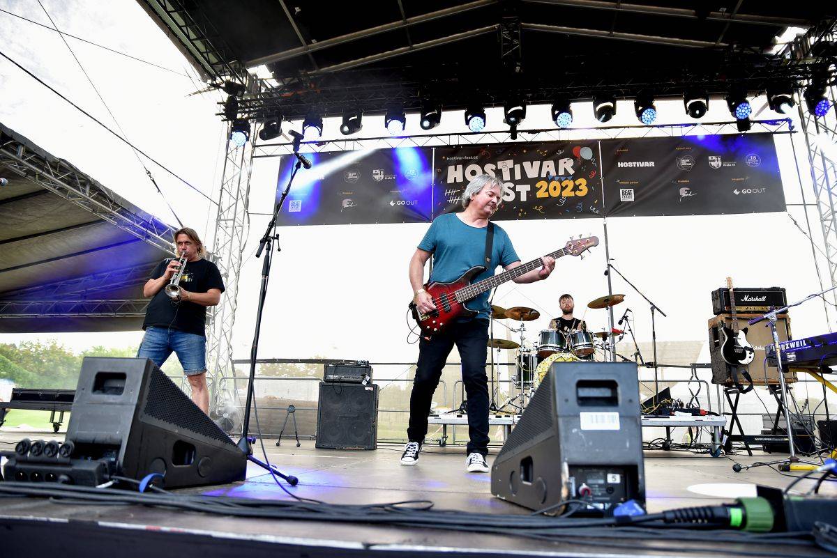 Pivovar Hostivar slaví deset let, gratulovali mu Mňága a Žďorp, Vítkovo kvarteto, Hudba Praha i Garage a Tony Ducháček