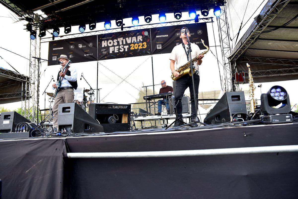 Pivovar Hostivar slaví deset let, gratulovali mu Mňága a Žďorp, Vítkovo kvarteto, Hudba Praha i Garage a Tony Ducháček