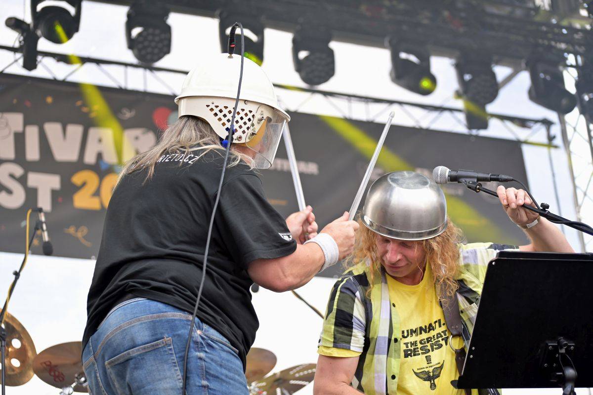 Pivovar Hostivar slaví deset let, gratulovali mu Mňága a Žďorp, Vítkovo kvarteto, Hudba Praha i Garage a Tony Ducháček