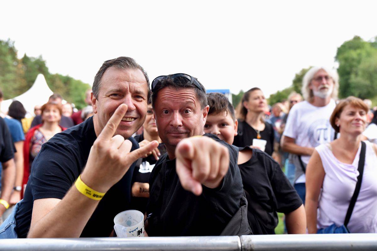 Pivovar Hostivar slaví deset let, gratulovali mu Mňága a Žďorp, Vítkovo kvarteto, Hudba Praha i Garage a Tony Ducháček