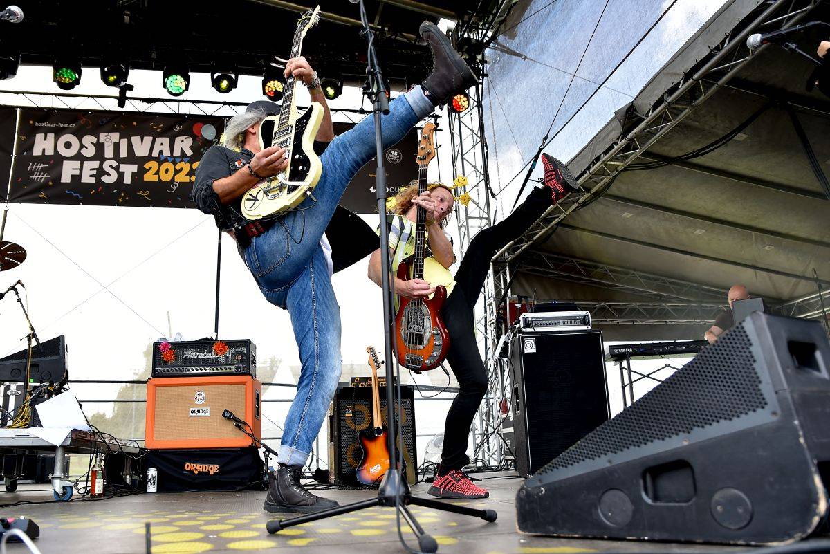 Pivovar Hostivar slaví deset let, gratulovali mu Mňága a Žďorp, Vítkovo kvarteto, Hudba Praha i Garage a Tony Ducháček