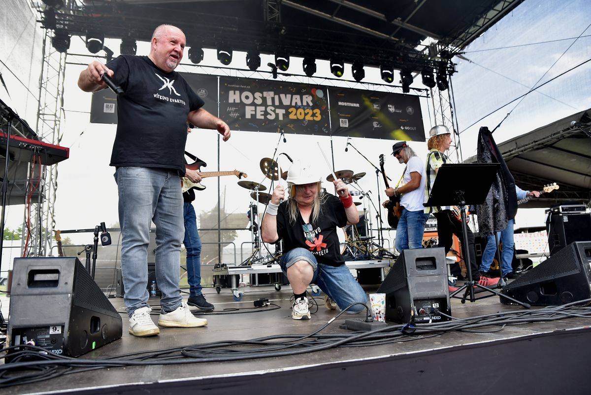 Pivovar Hostivar slaví deset let, gratulovali mu Mňága a Žďorp, Vítkovo kvarteto, Hudba Praha i Garage a Tony Ducháček