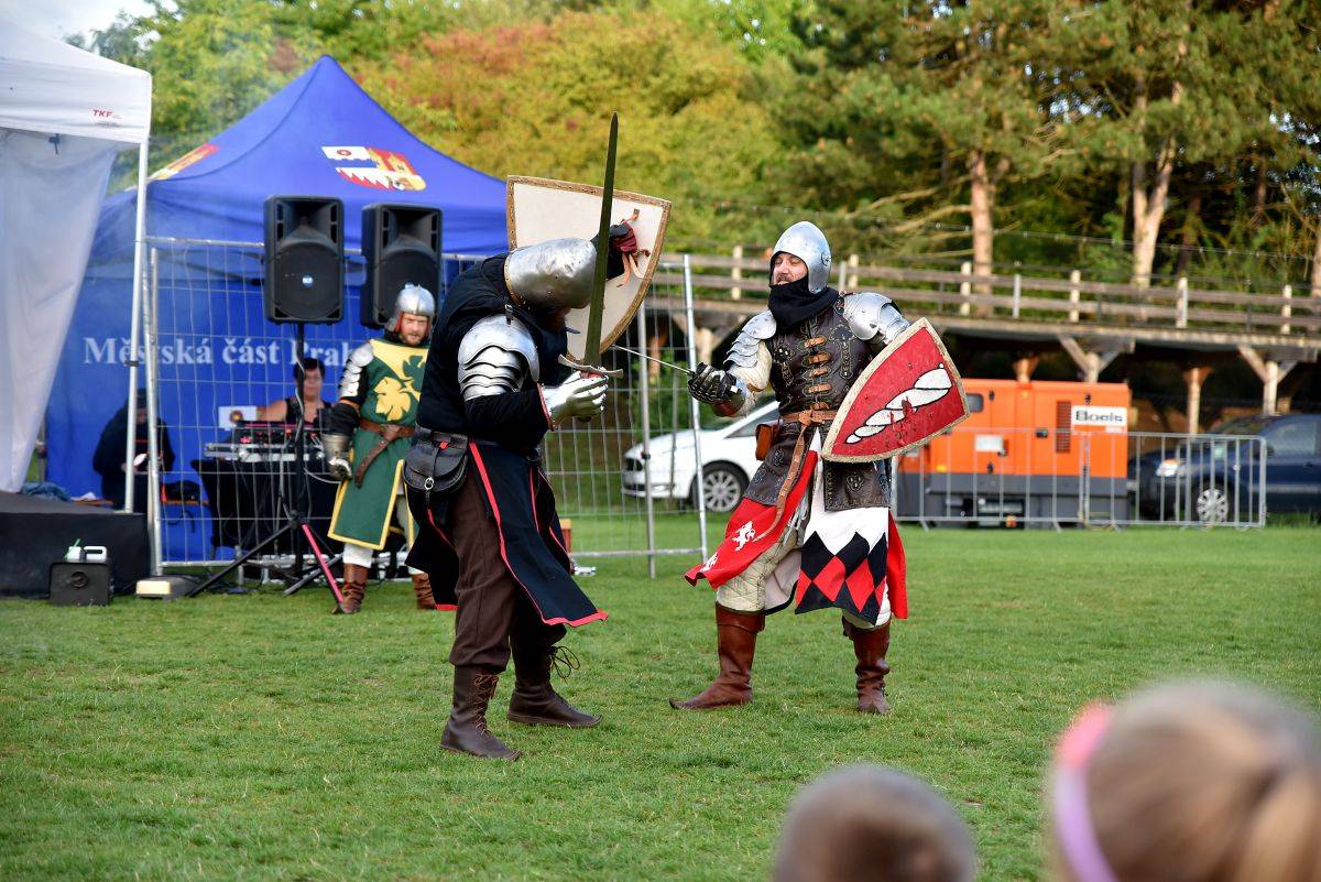 Pivovar Hostivar slaví deset let, gratulovali mu Mňága a Žďorp, Vítkovo kvarteto, Hudba Praha i Garage a Tony Ducháček