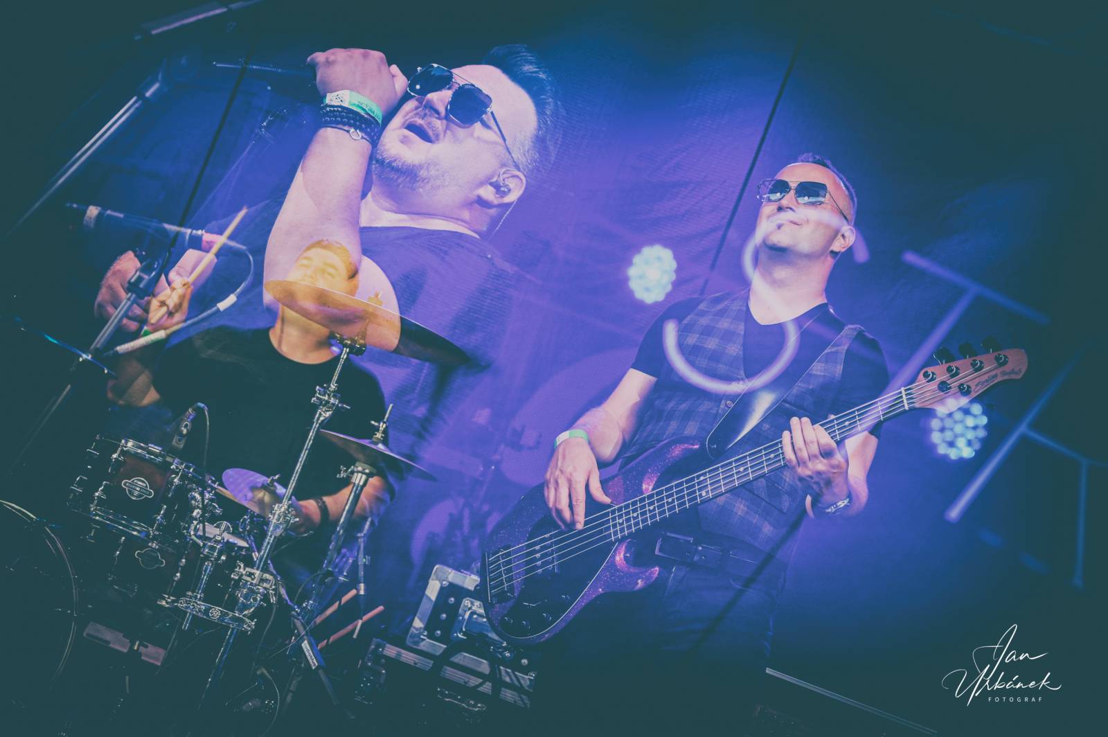 UDG rozsvítili Občanskou plovárnu, předskakovali jim Street69