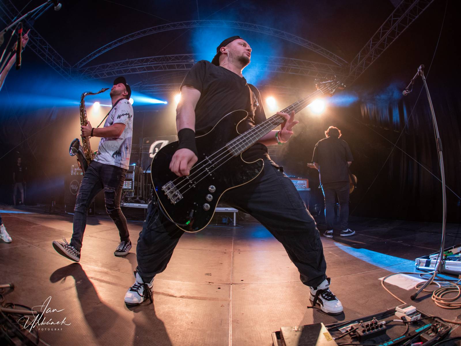 UDG rozsvítili Občanskou plovárnu, předskakovali jim Street69