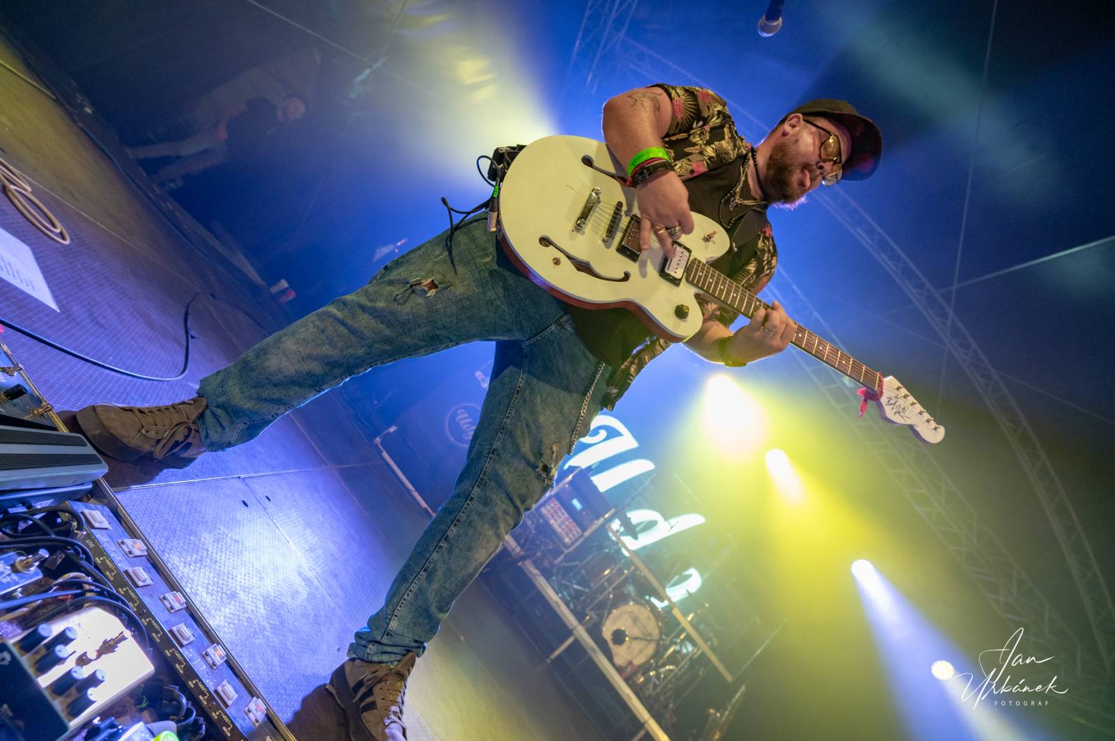 UDG rozsvítili Občanskou plovárnu, předskakovali jim Street69