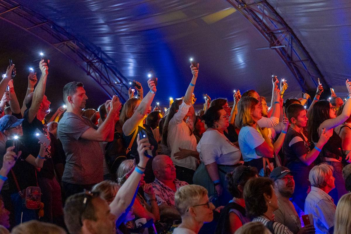 Xindl X oslavil na Občanské plovárně patnáct let od Návodu na čtení manuálu