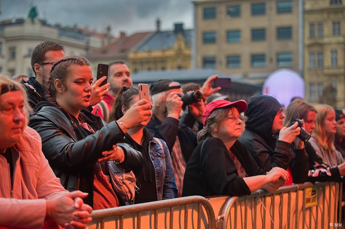 Michal Hrůza a Olympic zpívali v Plzni pro kulturu